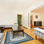3 Room Central Apartmend 90M2 Parking For One Car Fifth Floor And The Building Does Not Have An Elevator