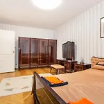 3 Room Central Apartmend 90M2 Parking For One Car Fifth Floor And The Building Does Not Have An Elevator